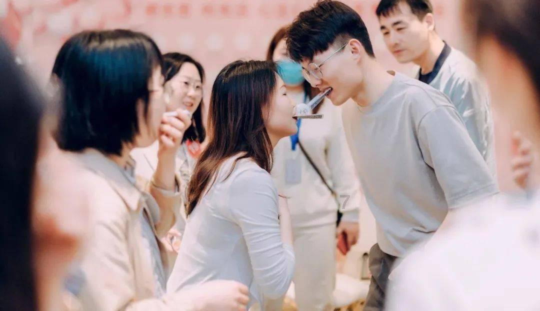 智慧问答网页-办公笔记本电脑怎么选购?精准解答您的问题